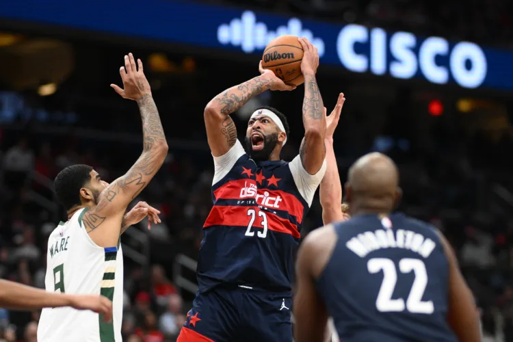 Davis paces Wizards in opener